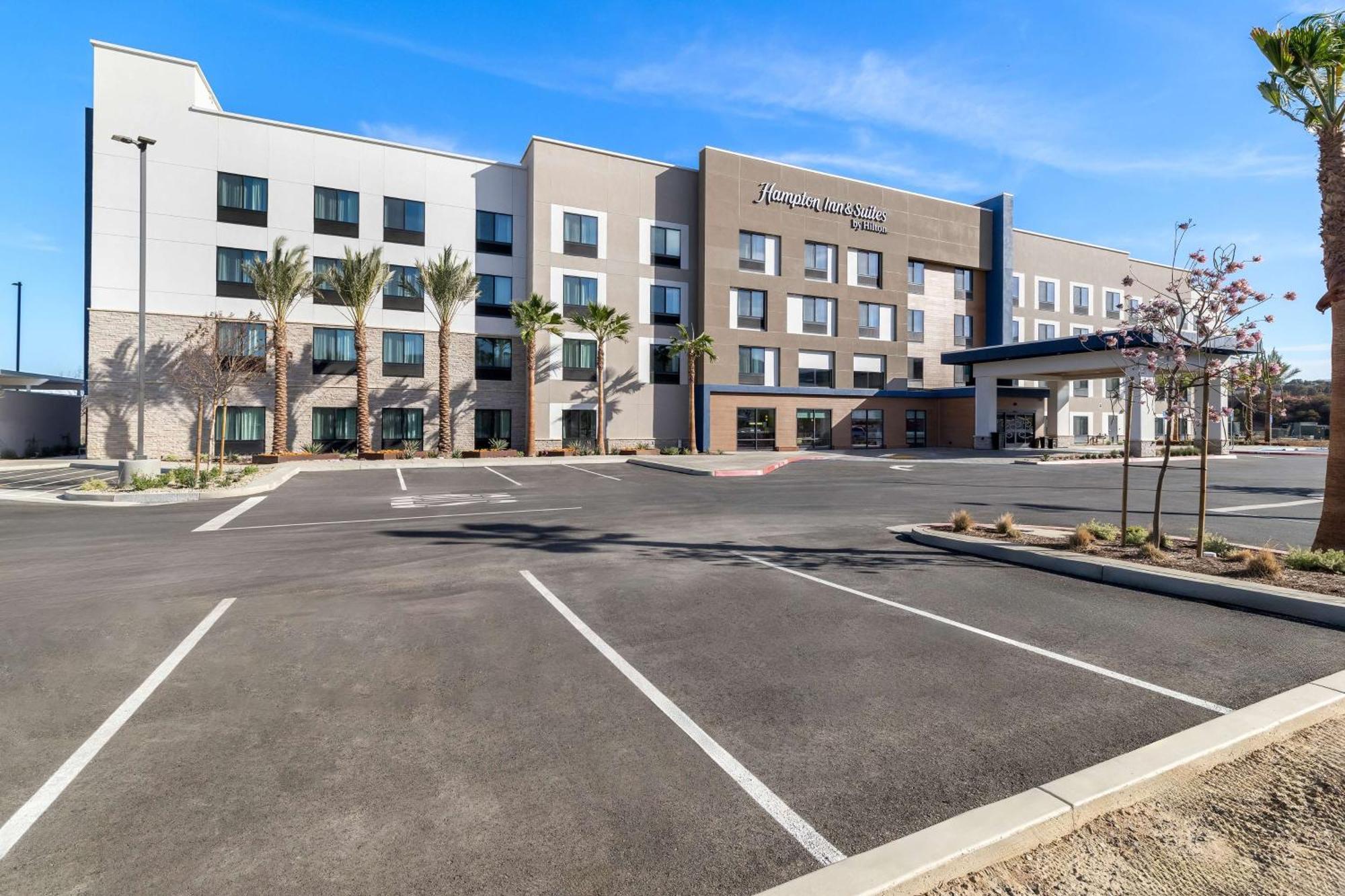 Hampton Inn & Suites Corona, Ca Exterior foto